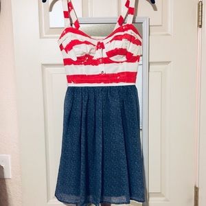 Adorable America flag dress w/adjustable straps.